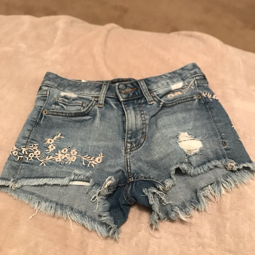 Jean shorts with floral detail